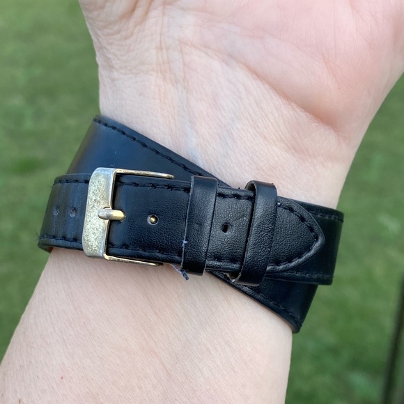 Vivani wrap watch black vegan leather Japan movement - Picture 3 of 10